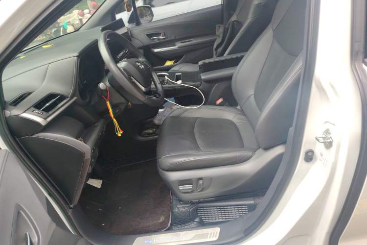 Used Toyota SIENNA 2021 2.5L Hybrid Ultimate Edition