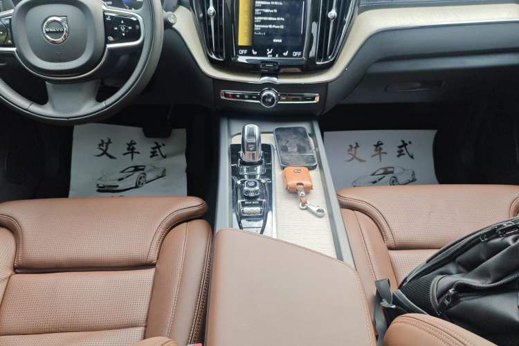 Used Volvo XC60 New Energy 2019 T8 E-Drive Hybrid Prestige Luxury Version China V Standard
