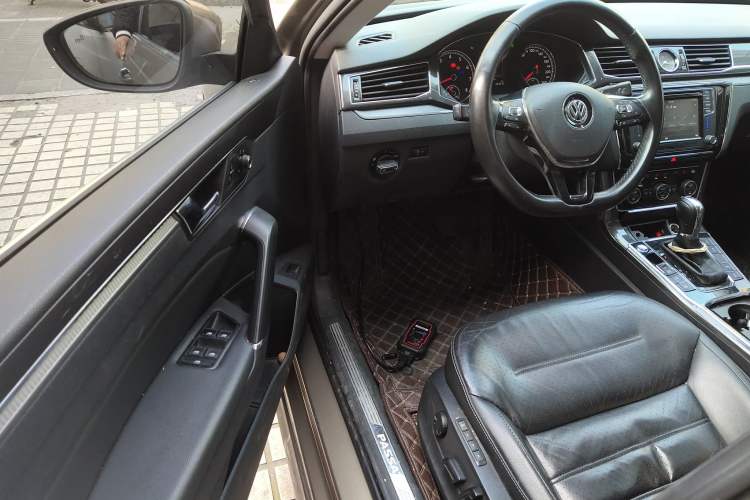 Used Volkswagen Passat 2017 330TSI DSG Prestige Edition Driver Seat