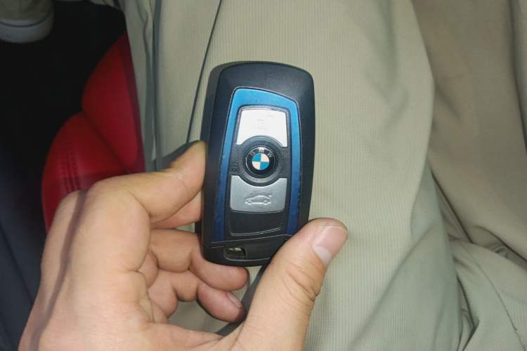 Used BMW 4 Series 2017 425i Gran Coupe Leading Model with M Sport Package Vehicle Key