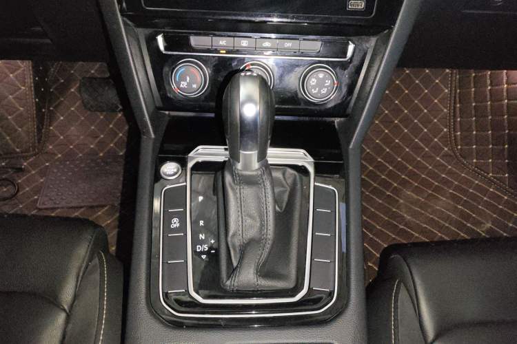 Used Volkswagen Magotan 2020 280TSI DSG Comfort Edition Gear Lever