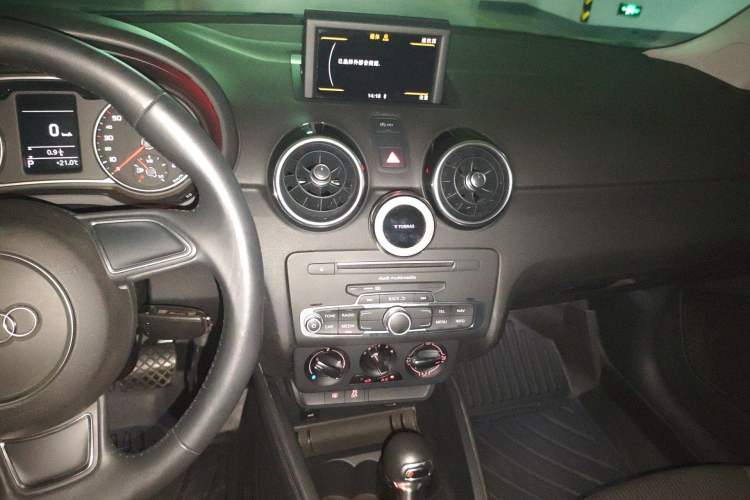 Used Audi A1 2016 30 TFSI Sportback Design Fashion Edition Audio And AC Panel