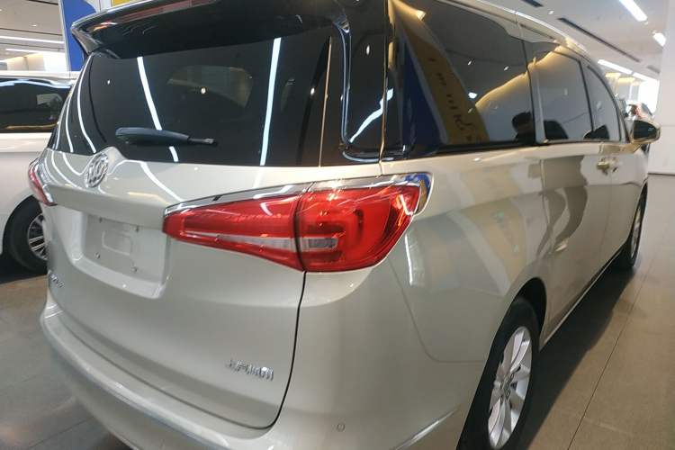 Used Buick GL8 2017 ES 28T Comfort Model China V Standard
