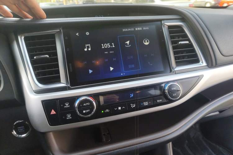 Used Toyota Highlander 2018 2.0T Four-Wheel Drive Prestige Version 7 Seats China VI Standard Audio And AC Panel