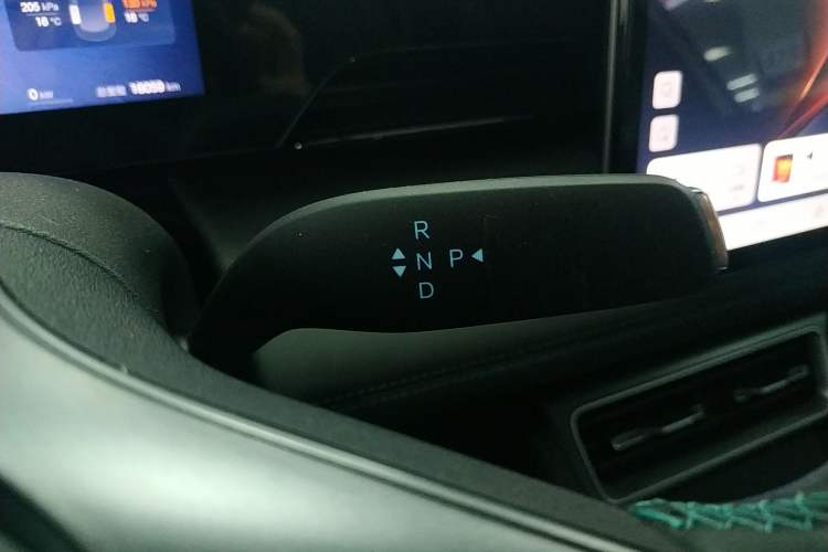 Used BYD Qin L 2025 EV 470KM Leading Edition Gear Lever