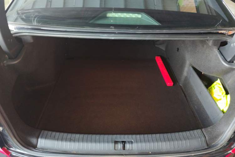 Used Volkswagen Passat 2020 Revised Version 330TSI Luxury Edition China VI Standard
