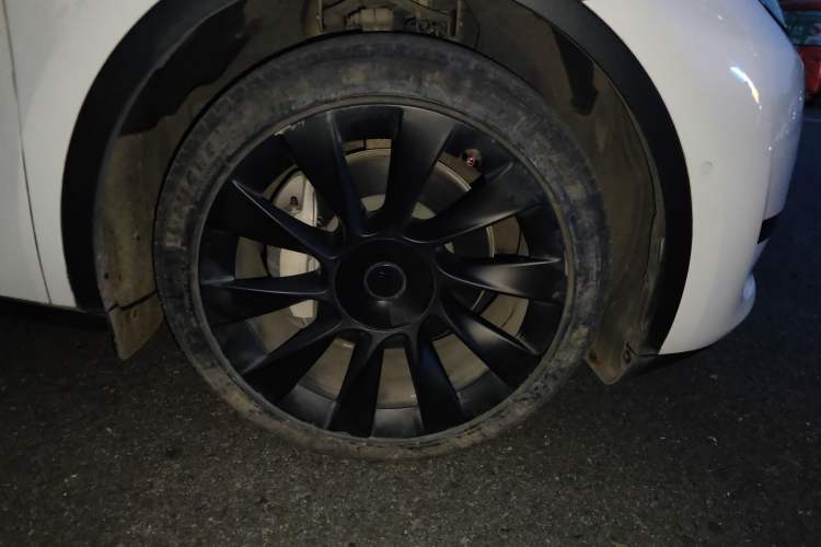 Used Tesla Model Y 2022 Revised Version Rear-Wheel Drive Right Front Wheel Hub