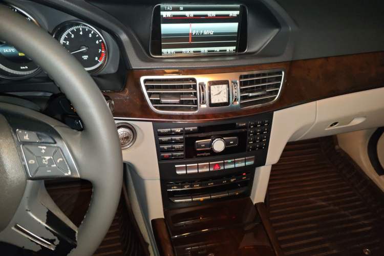 Used Mercedes-Benz E-Class 2015 E 200 L
