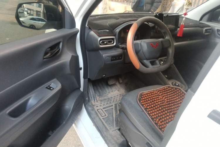 Used Wuling Hongguang New Energy 2024 All-Electric Model 300KM Standard Version
