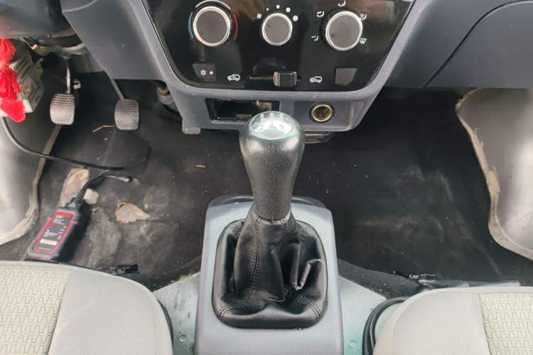 Used Jinbei Hiace X30 2020 1.5L Super-Comfortable Version China VI Standard SWC15M