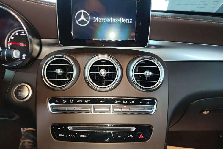 Used Mercedes-Benz GLC 2019 Facelift GLC 260 L 4MATIC Luxury Model