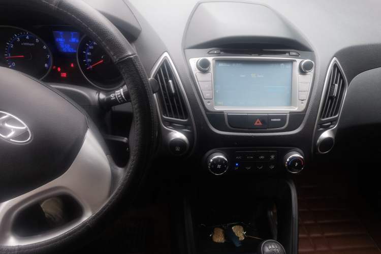 Used Hyundai ix35 2012 2.0L Manual Two-Wheel Drive New Edition GL
