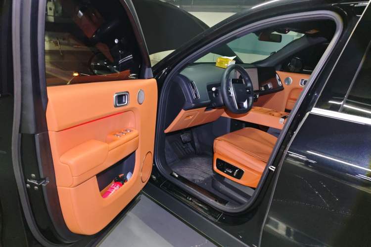 Used Li Auto L8 2024 Ultra Model
