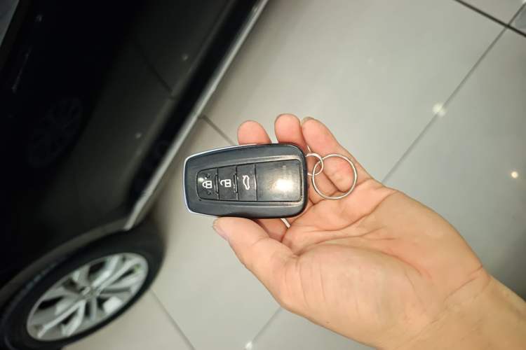 Used Toyota Camry 2021 2.0G Luxury Edition Vehicle Key