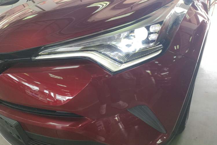 Used Toyota IZOA 2020 2.0L Yichi Version
