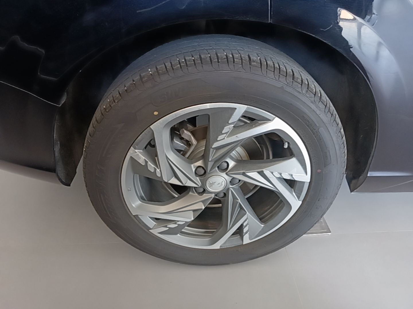 Hongqi HS3 PHEV 2024 PHEV 115km Jingwei Edition — снимка 11