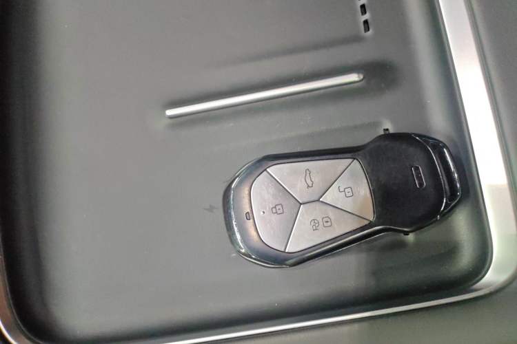 Used XPeng G9 2025 625 Long-Range Max Interior 1