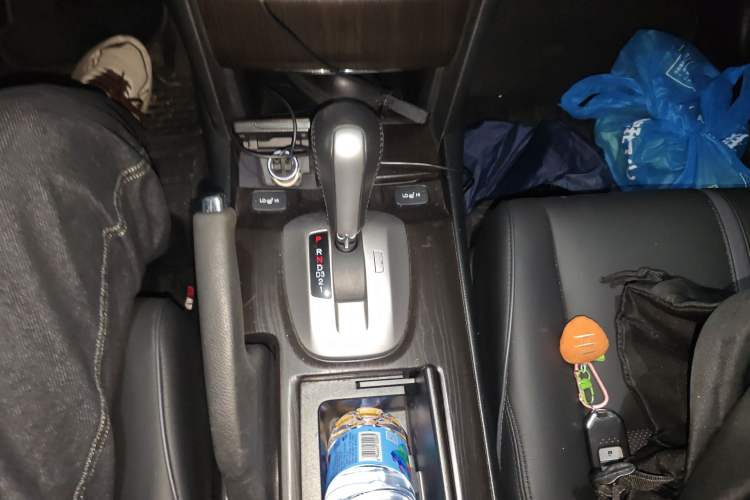 Used Honda Crosstour 2014 2.4L Luxury Edition Gear Lever