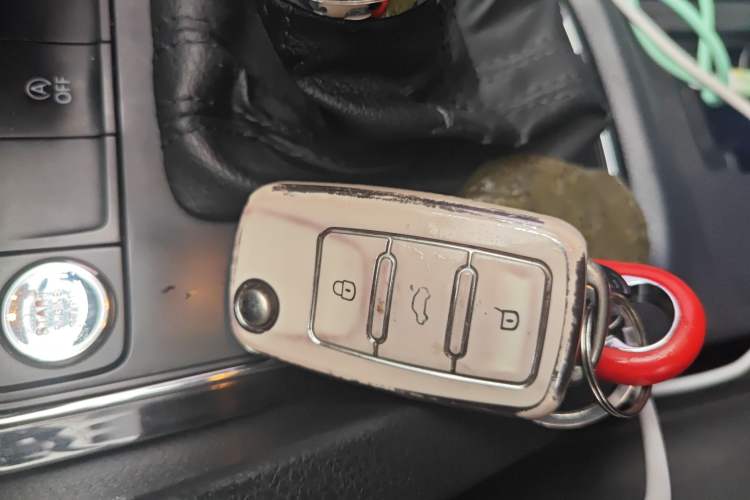 Used Volkswagen Sagitar 2018 280TSI DSG Comfort Model Vehicle Key