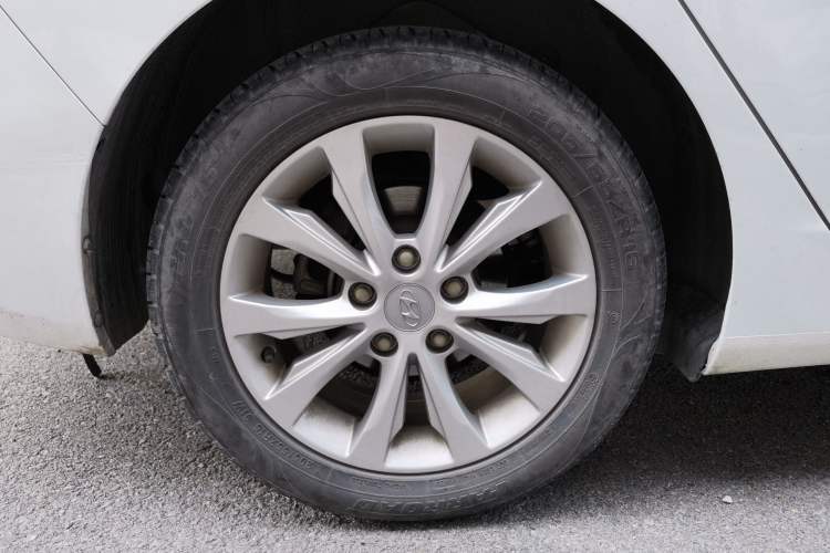 Used Hyundai Elantra (5th Generation / Langdong) 2016 1.6L Manual Luxury Model Right Rear Wheel Hub