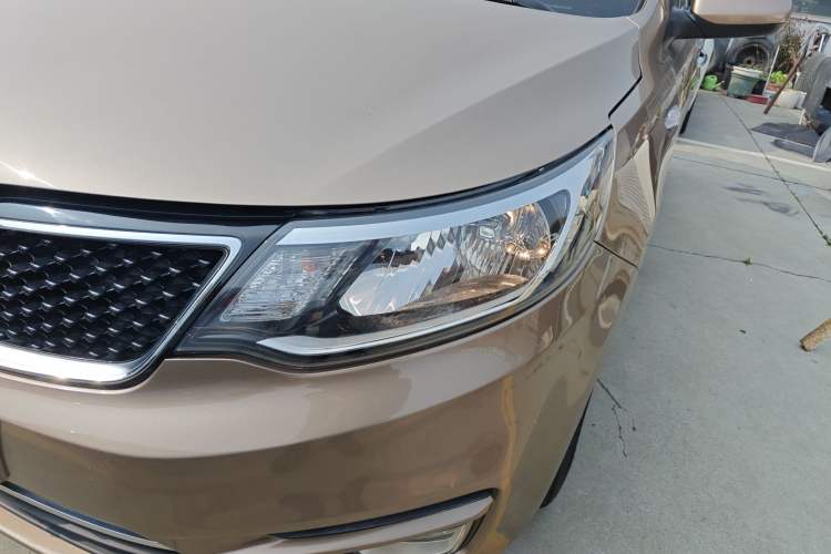 Used Kia K2 2015 Sedan 1.4L MT GLS
