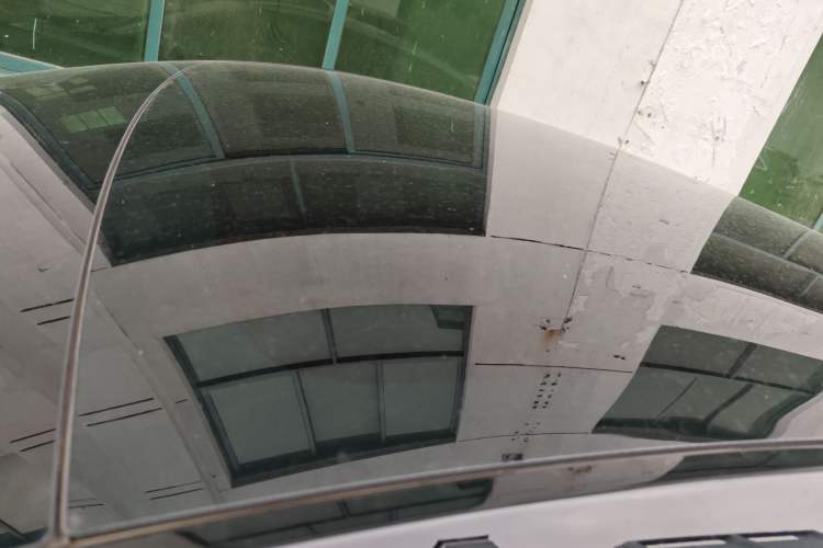 Used Tesla Model Y 2023 Rear-Wheel-Drive Version Roof