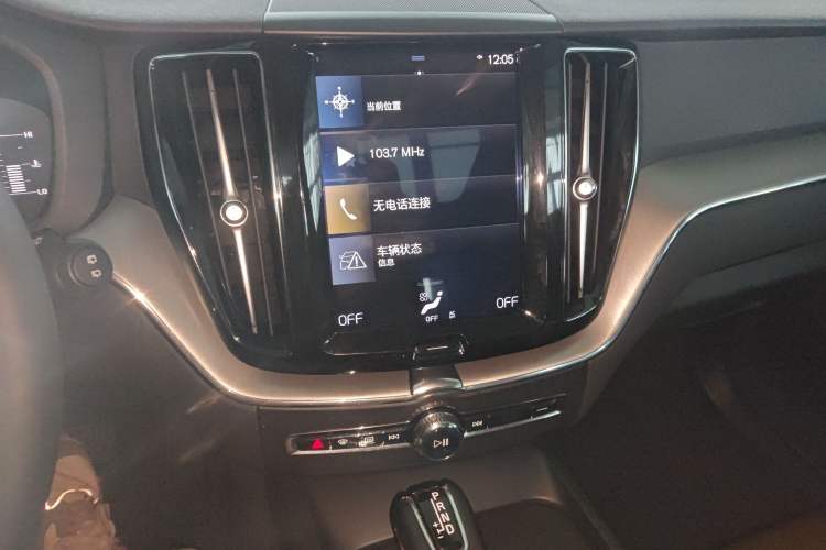 Used Volvo XC60 2021 T5 4x4 Smart Luxury Edition Audio And AC Panel