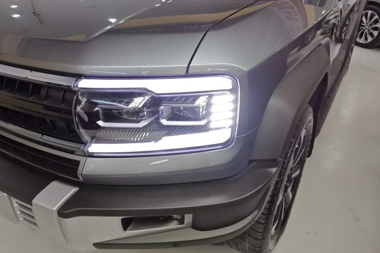 Used Formula Leopard Leopard 5 2023 Navigator Edition