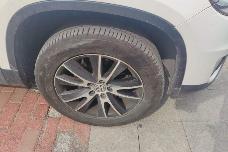 Used Volkswagen Tiguan 2016 300TSI Automatic Two-Wheel Drive Luxury Edition Right Front Wheel Hub