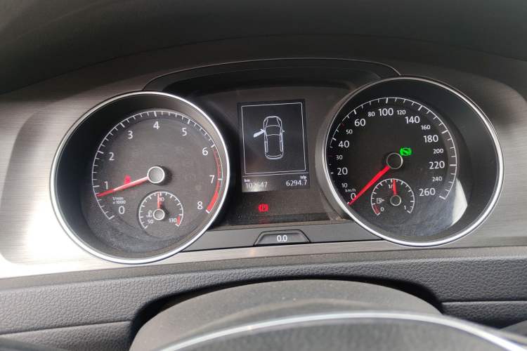 Used Volkswagen Golf 2015 1.4TSI Automatic Comfort Model Instrument Cluster