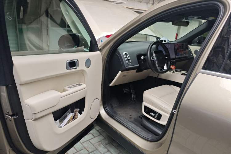 Used Li Auto L8 2023 Max model