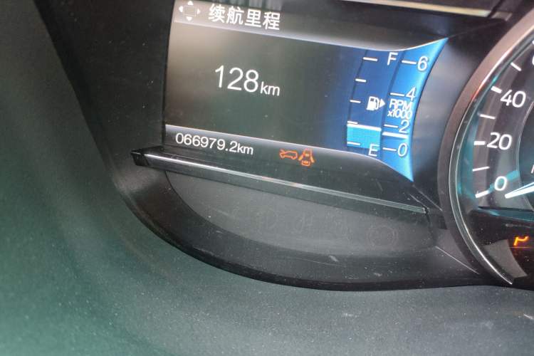 Used Ford Explorer 2016 2.3T Fashion Edition Odometer Close Up