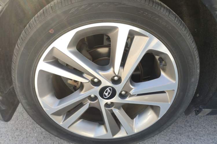 Used Hyundai Elantra (6th Generation / Lingdong) 2016 1.6L Automatic ZhiXuan – Elite Version Right Rear Wheel Hub