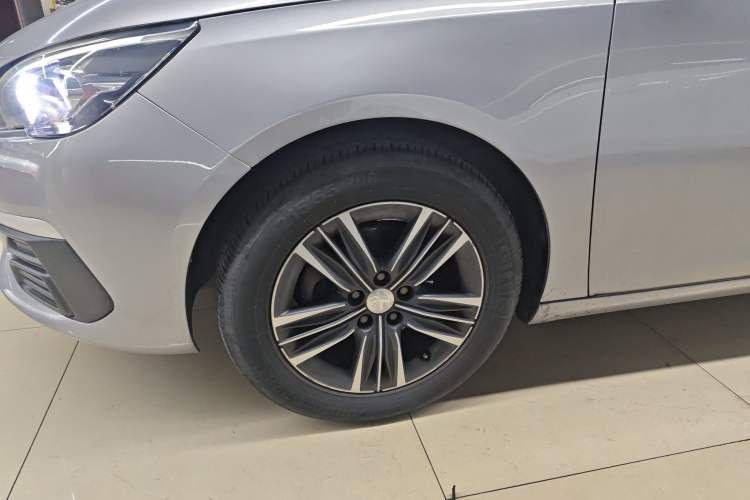 Used Peugeot 308 2016 1.6L Automatic Fashion Edition