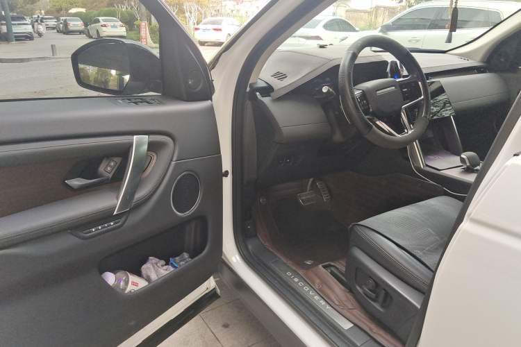 Used Land Rover Discovery Sport New Energy 2024 1.5T P300e Plug-in Hybrid Electric Version Driver Seat