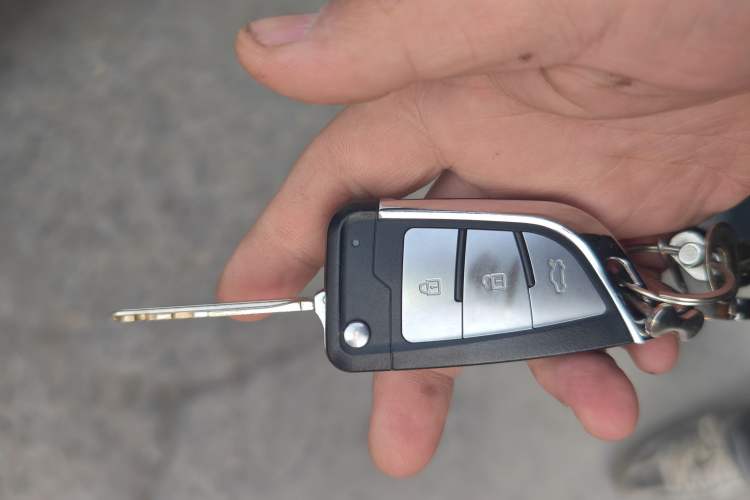 Used FORTHING Lingzhi 2015 M5 Q7 2.0L 7-seat Long-Wheelbase Comfort Model
