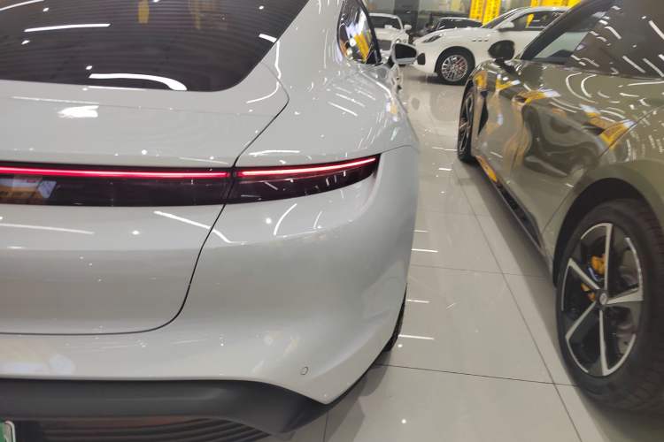 Used Porsche Taycan 2022-Year Updated Taycan