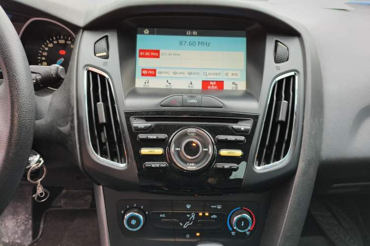 Used Ford Focus 2017 Hatchback 1.6L Automatic Comfort Plus SmartDrive Edition Audio And AC Panel