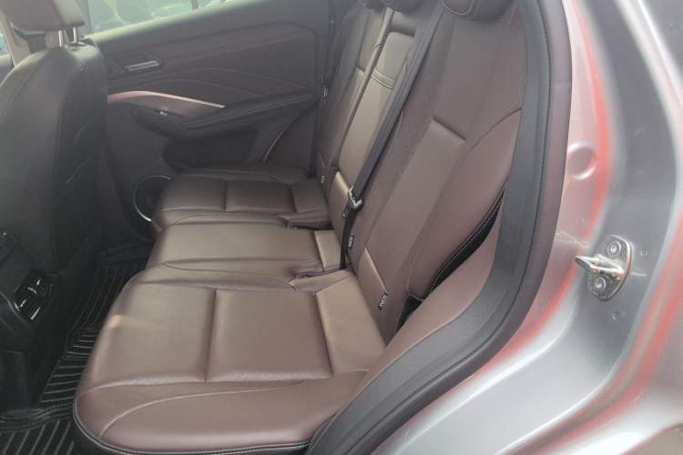 Used Wey VV6 2020 2.0T Two-Wheel Drive Smart Enjoyment+