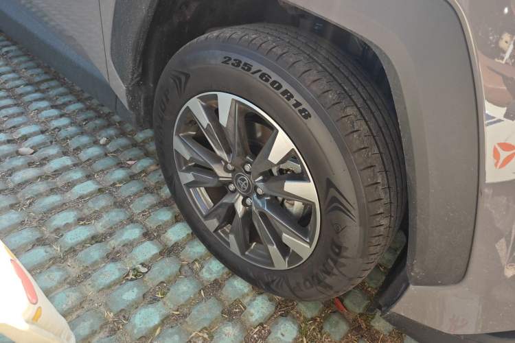 Used Toyota RAV4 2026 Model Dual-Engine 2.0L Two-Wheel Drive Luxury Edition