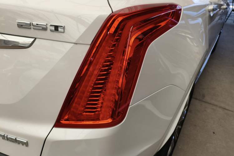 Used Cadillac XT5 2016 25T Luxury Model