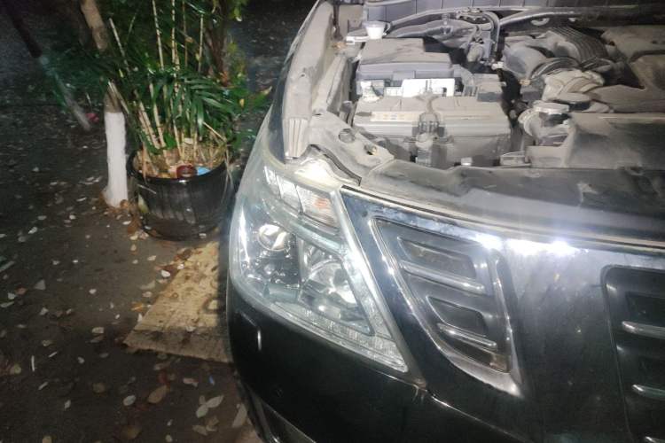 Used Nissan Patrol  Right Front Headlight