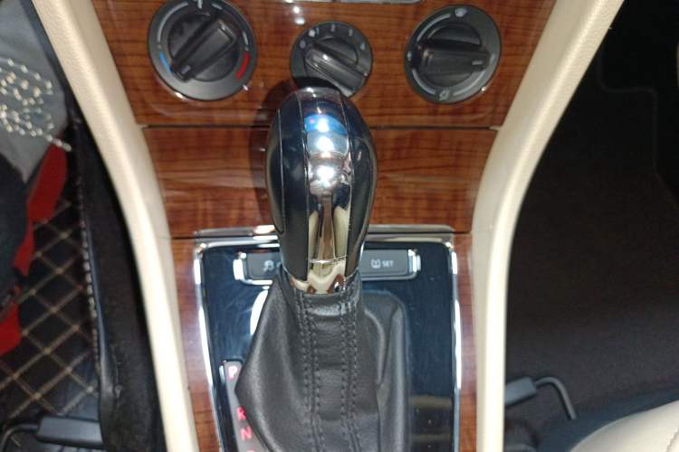 Used Volkswagen Lavida 2013 Restyled Classic 1.6L Automatic Comfort Edition