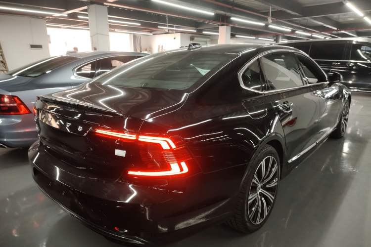 Used Volvo S90 New Energy 2022 T8 eDrive Hybrid Luxury Edition