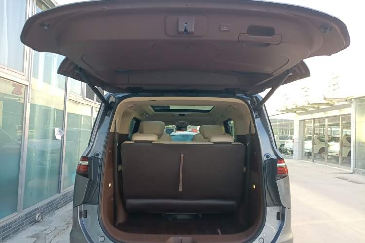 Used Bestune M9 2023 2.0T Ultimate Edition
