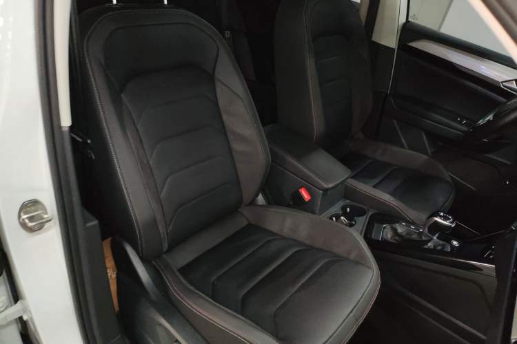 Used Volkswagen Tayron 2022 330TSI Two-Wheel Drive Luxury Smart Connectivity Version Right Front Seat