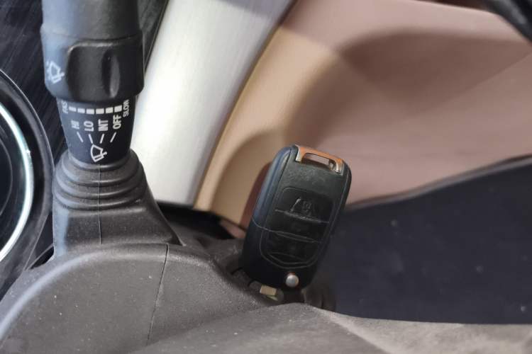 Used Baojun 730 2016 1.5L Manual Comfort Version 7 Seats China V Emission Standard Vehicle Key