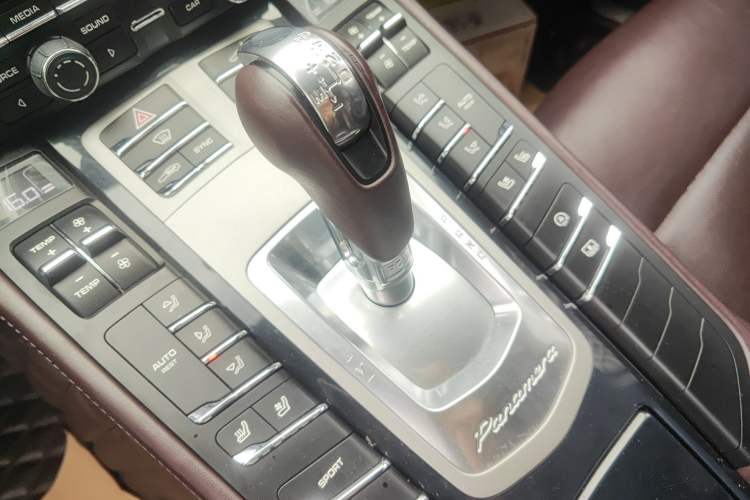 Used Porsche Panamera 2016 Panamera 4 Executive Edition 3.0T Gear Lever