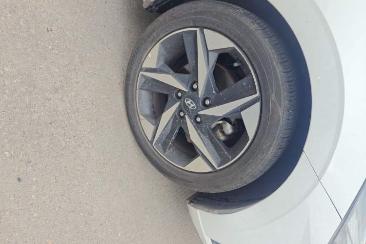 Used Hyundai Elantra 2022 1.5L CVT LUX Prestige Edition Right Front Wheel Hub