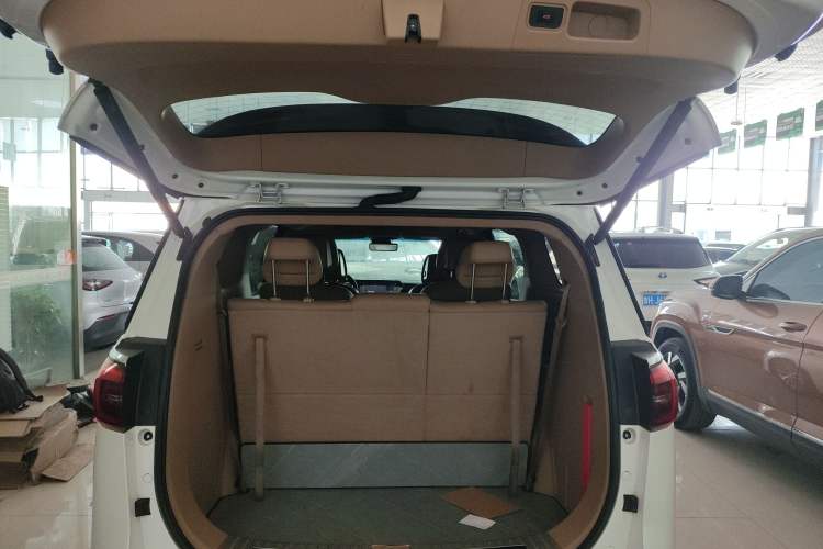 Used Buick GL8 2021 ES Land Cruiser 653T Luxury Edition